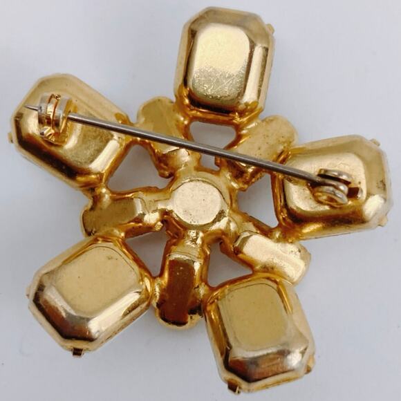 Vintage Mid Century Brooch Milk Glass Gold Tone Floral Pin 1950s - Picture 8 of 9